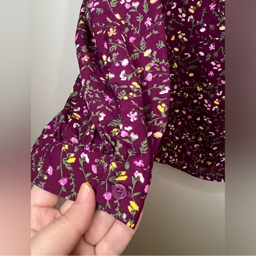 Banana Republic - Tie-Neck Blouse in Berry Wine - Size XS - Picture 3 of 7